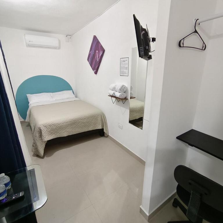 Habitacion - One-Bedroom Apartment - 12