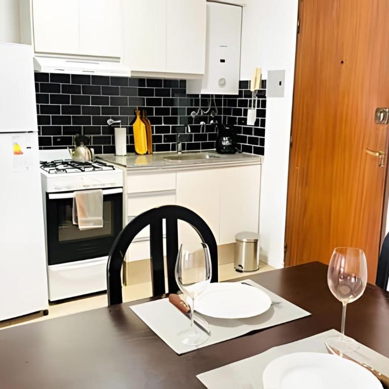 Hornera Anto - Amplio, céntrico, con parrillero. - Apartamento de 1 dormitorio con balcón - 12