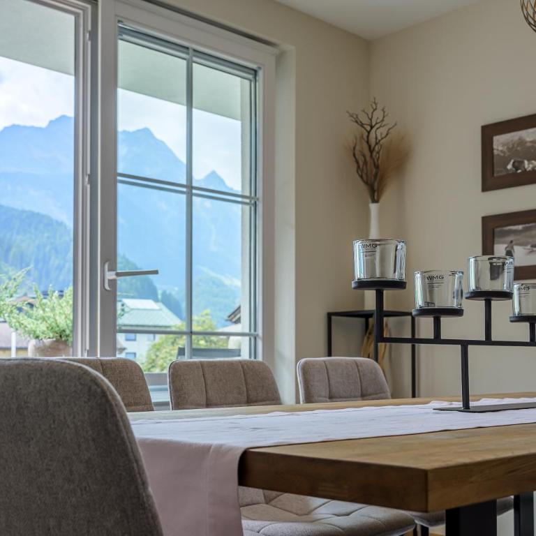 Hotel Jägerhof Mayrhofen - Apartment mit 2 Schlafzimmern und Bergblick - 8