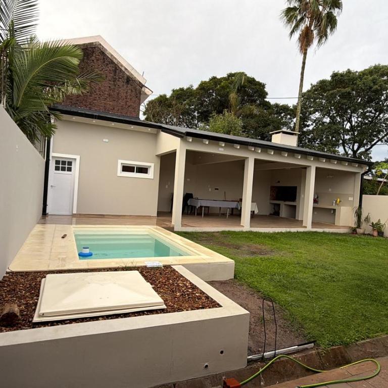 Casa con piscina y gran quincho para 7 personas - Casa Unifamiliar de 3 dormitorios - 24