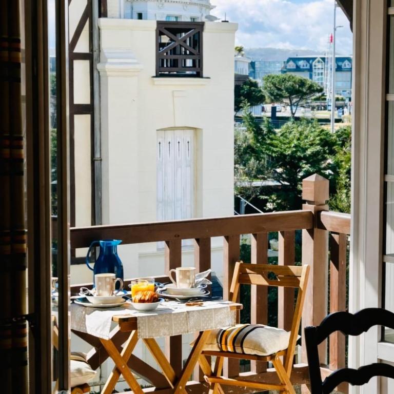 Les Planches à deux pas de la plage - Three-Bedroom Apartment - 23