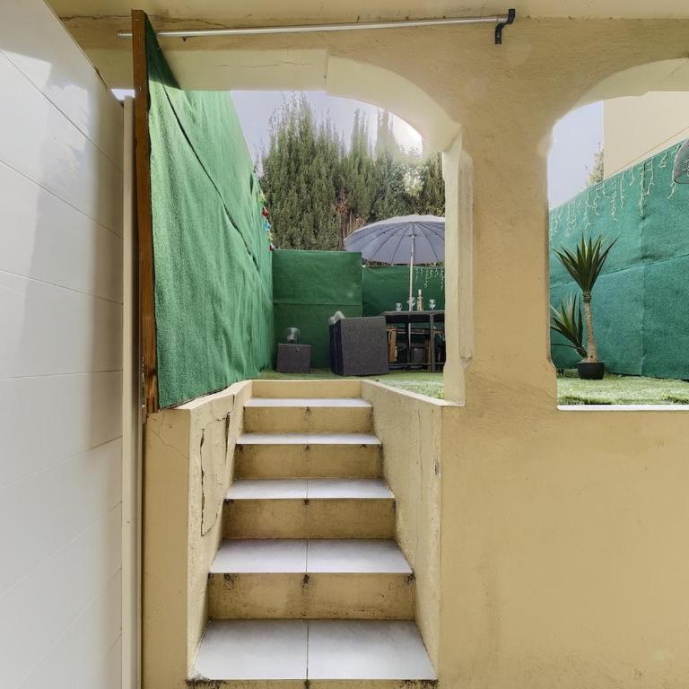 Promenade des Anglais-2 MINS WALK TO BEACH- Charming Duplex -Air Conditioning Wi-Fi - Appartement 2 Chambres - 8
