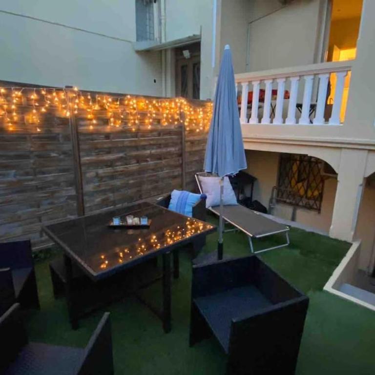 Promenade des Anglais-2 MINS WALK TO BEACH- Charming Duplex -Air Conditioning Wi-Fi - Appartement 2 Chambres - 21