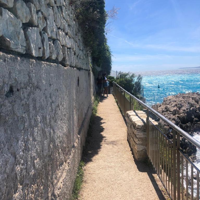 Promenade des Anglais-2 MINS WALK TO BEACH- Charming Duplex -Air Conditioning Wi-Fi - Appartement 2 Chambres - 27
