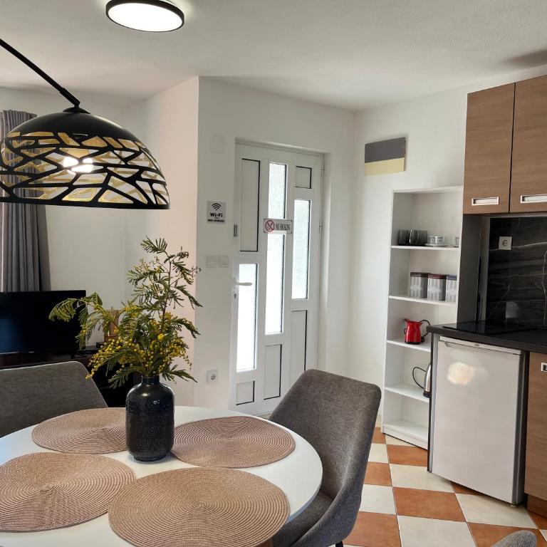 Livade 15 - Studio sa Pogledom na Planinu - 14