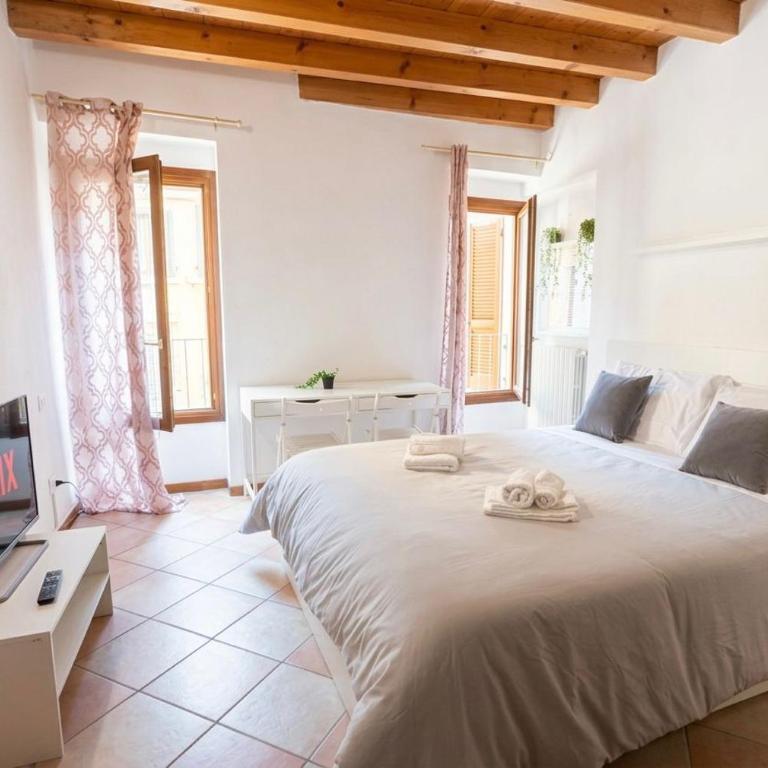 La Tua Dimora nel Cuore di Brescia - Appartamento con 2 Camere da Letto - 1