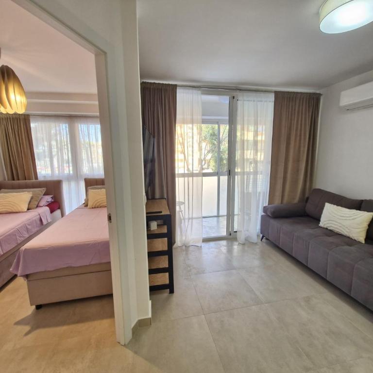 Central Park Salou - Two-Bedroom Apartment - 22