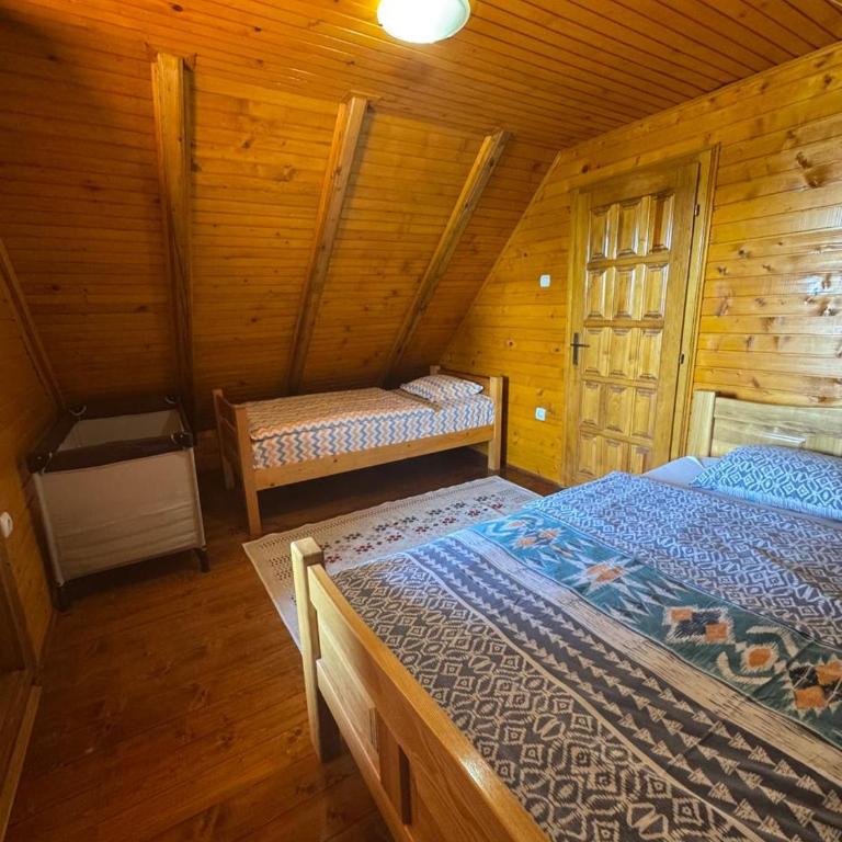Cozy home under mountain - Three-Bedroom Chalet - 11