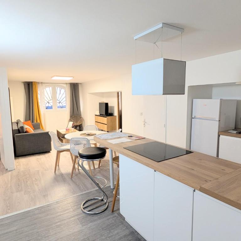 Bel appartement rénové - Place du Palais avec Parking - Apartment mit 2 Schlafzimmern - 7