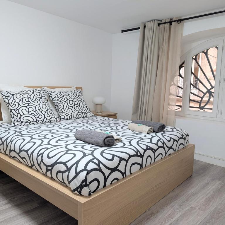 Bel appartement rénové - Place du Palais avec Parking - Apartment mit 2 Schlafzimmern - 16
