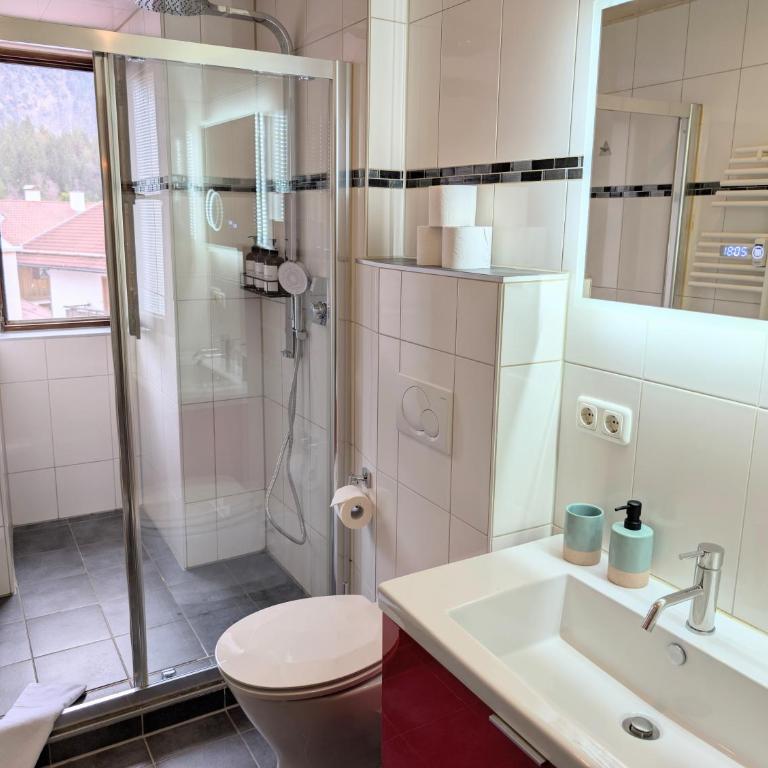 Chic Alpine Oasis in Oberammergau with Mountain View - Apartment mit 2 Schlafzimmern - 22