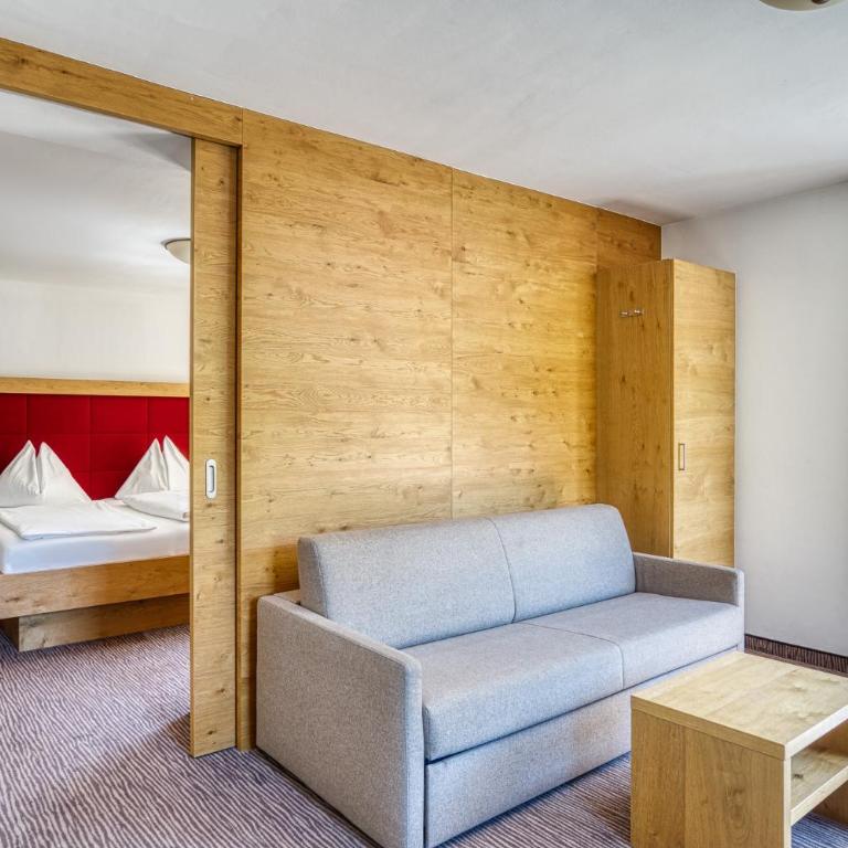 Hotel Barbarahof Saalbach - Edelweiss Suite mit Balkon und Bergblick - 3