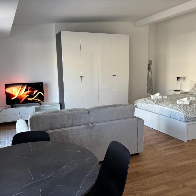 Expérience unique à Lausanne, Top floor Apartment on Lausanne Train Station - Apartment mit 1 Schlafzimmer - 1