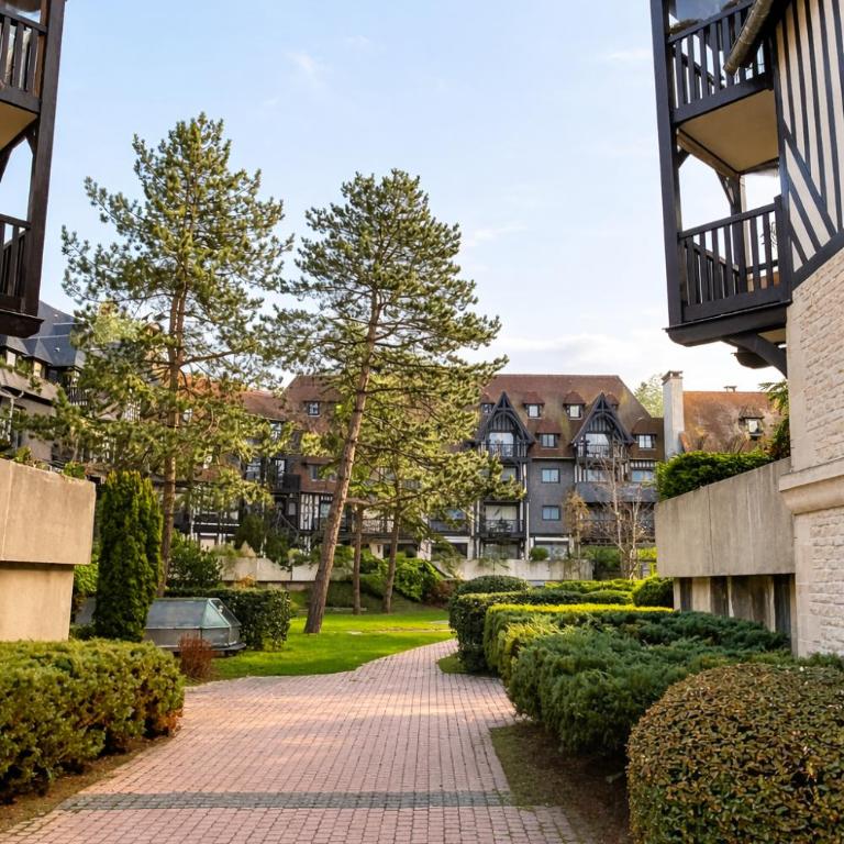 Deauville Centre, Grand studio avec Balcon, à 2 pas du marché - Appartement 1 Chambre - 7
