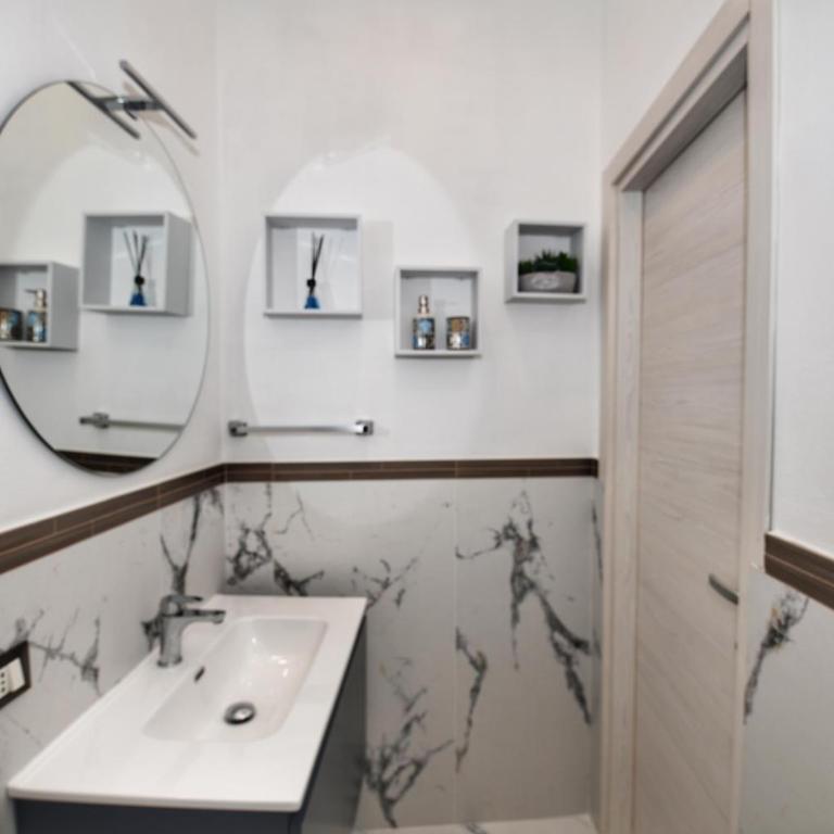 La Casetta del Vicolo - Free Parking & 15 min Station - Two-Bedroom Apartment - 29