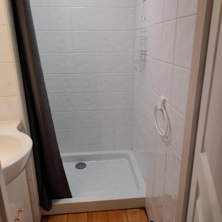 Appartement T3 Duplex Cures ou vacances, En plein Centre-ville Allée d'Ethigny - Appartement 2 Chambres - 13