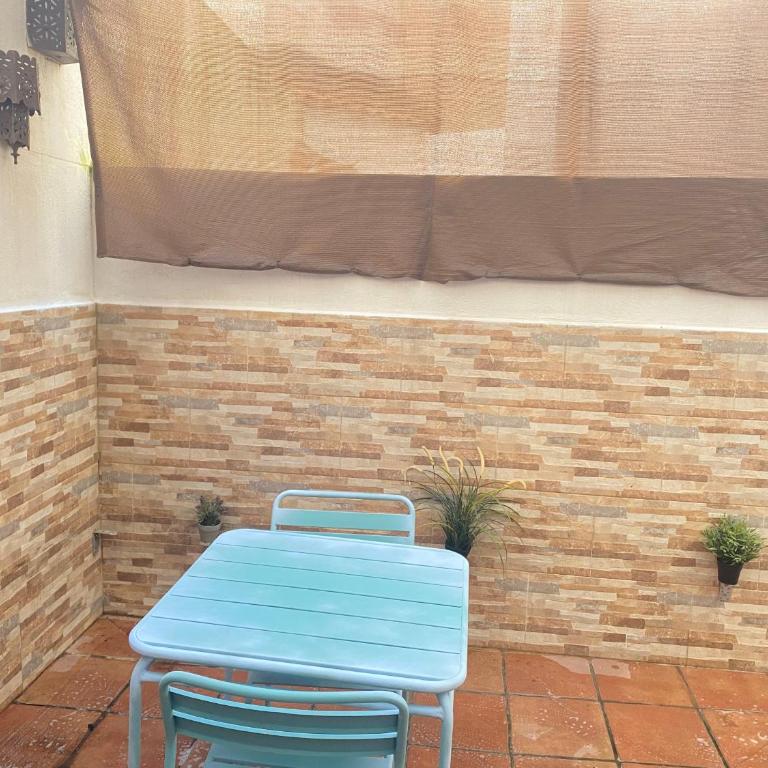 Apto con patio y barbacoa BBQ H de la Reina - Apartamento de 1 dormitorio - 3