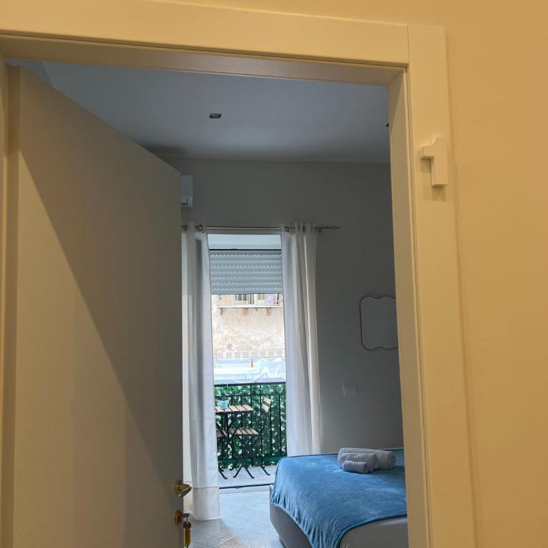 Rifugio nel cuore di Napoli - Triple Room with City View - 4