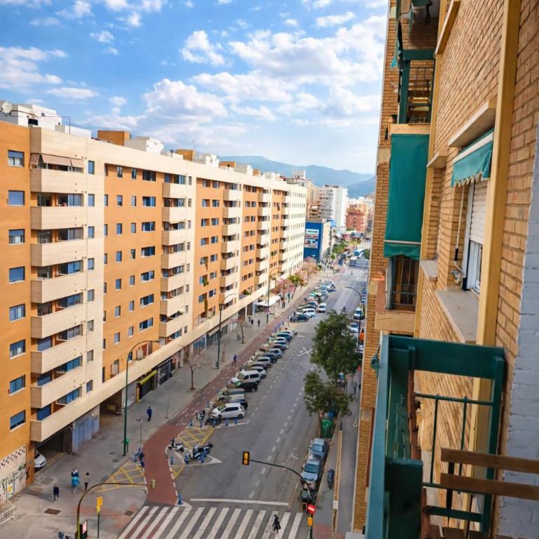 Apartamento con balcón cerca María Zambrano - Apartamento de 2 dormitorios - 25