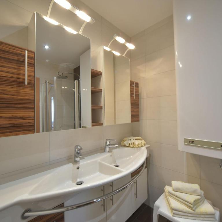 Ferienwohnungen Kampitsch - Apartment mit 3 Schlafzimmern und Balkon - 6