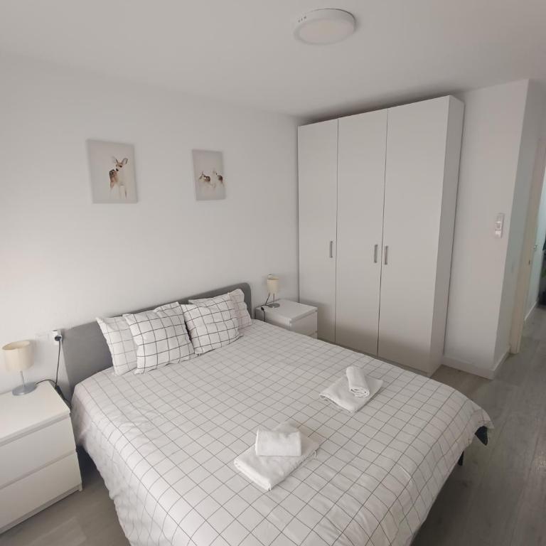 Apartamento con balcón cerca María Zambrano - Apartamento de 2 dormitorios - 33