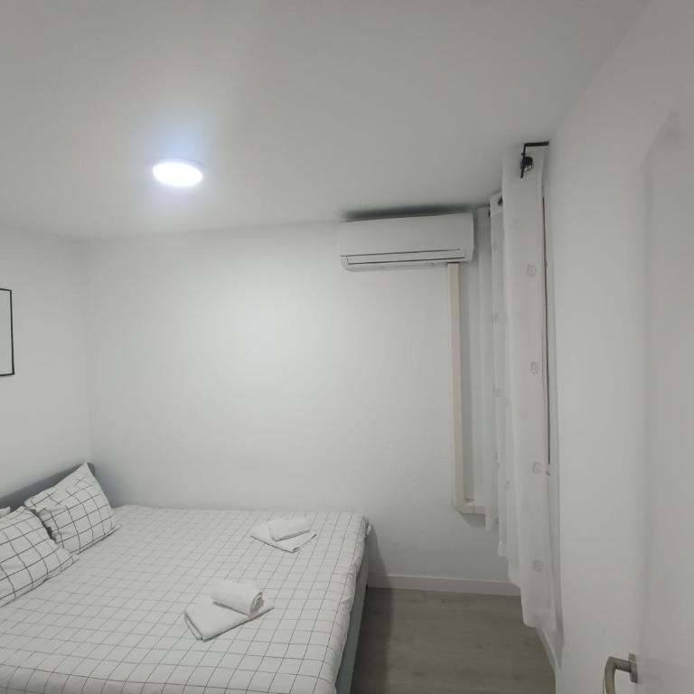 Apartamento con balcón cerca María Zambrano - Apartamento de 2 dormitorios - 43