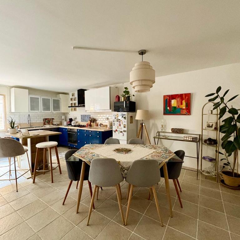Appartement avec terrasse proche centre ville d'Arles - Apartment mit 2 Schlafzimmern - 8