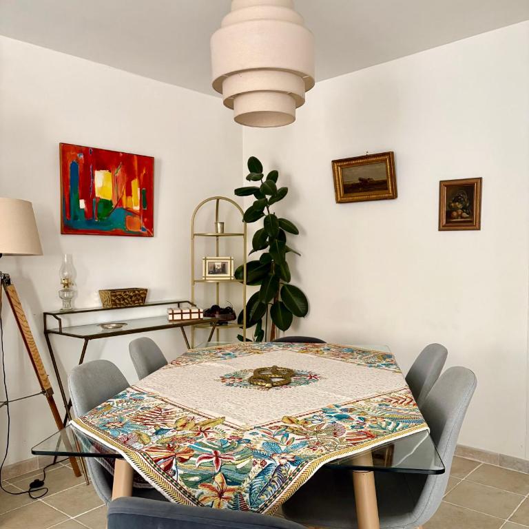 Appartement avec terrasse proche centre ville d'Arles - Apartment mit 2 Schlafzimmern - 9