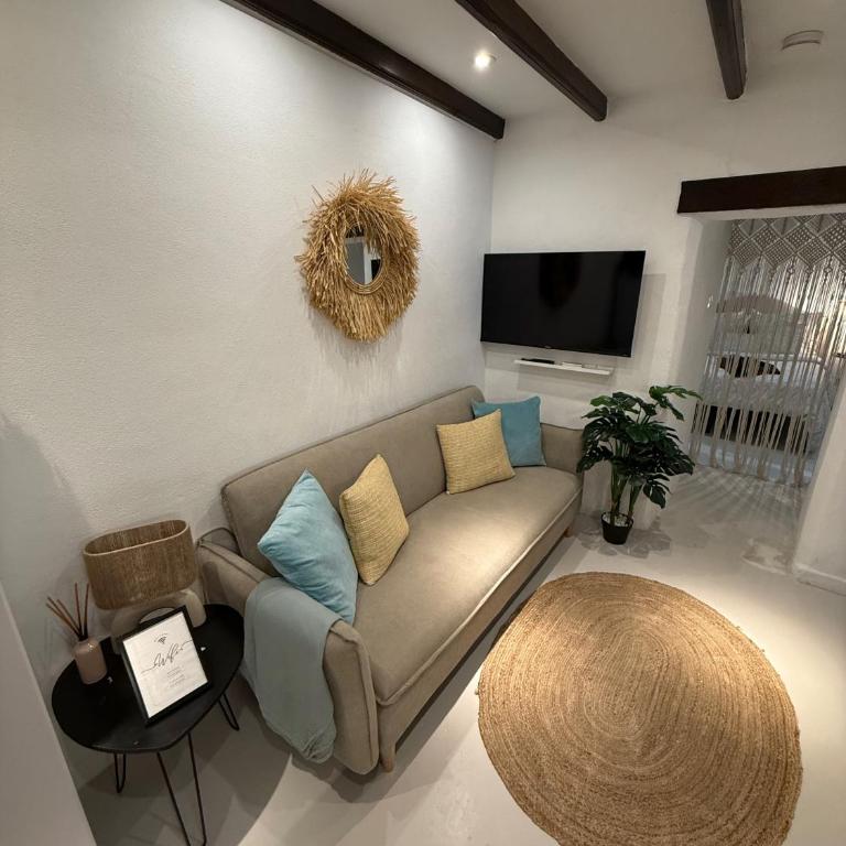 Cozy 1-Bdrm Apt in City Center - One-Bedroom Apartment - 7