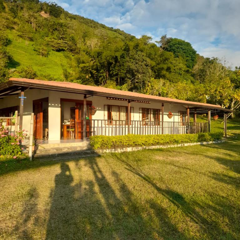 Casa rural El Encanto Guaduas - Four-Bedroom House - 1