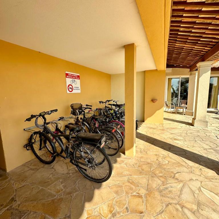 Appartement 2 à 4 pers, piscine, vue mer aux Issambres - Appartement 1 Chambre - 10