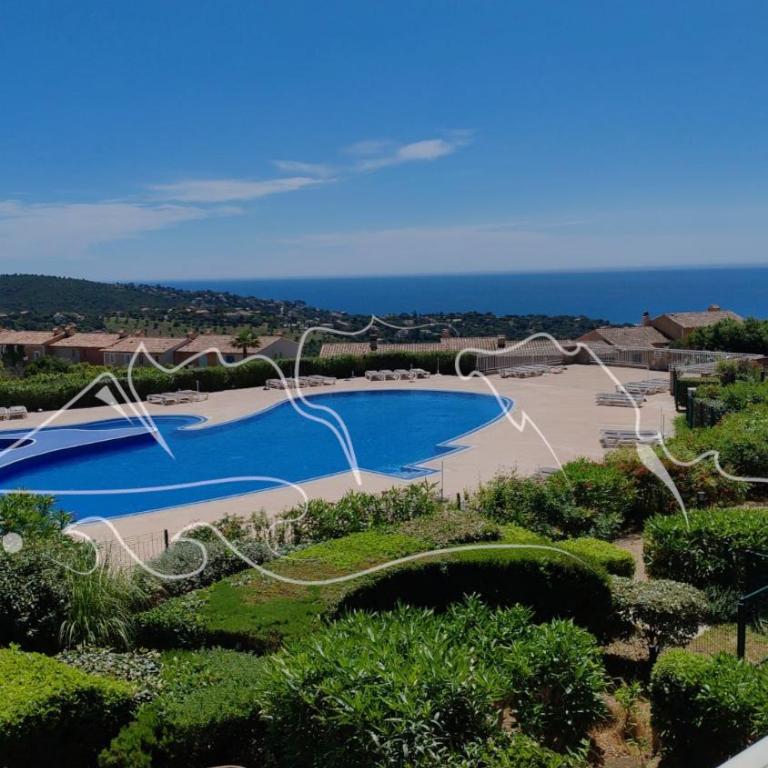 Appartement 2 à 4 pers, piscine, vue mer aux Issambres - Appartement 1 Chambre - 4