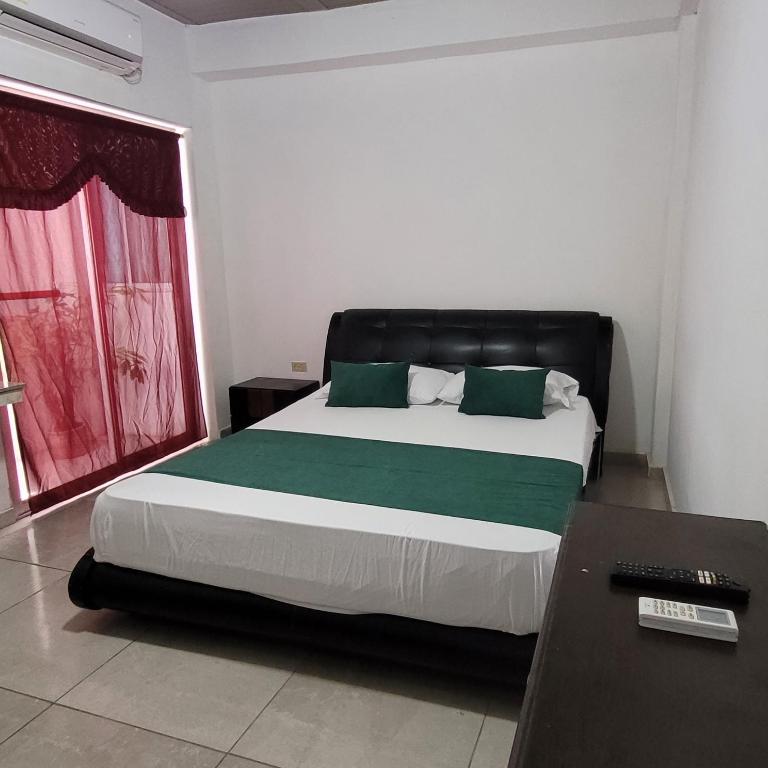 Hostal Casa Marle - Double Room with Private Bathroom - 2