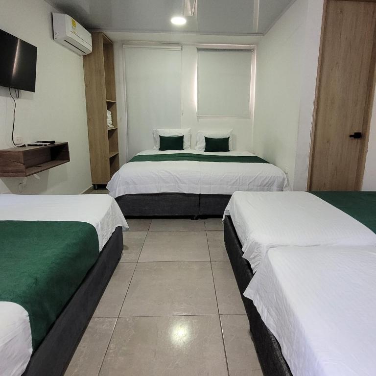 Hostal Casa Marle - Twin Room with Extra Bed - 2
