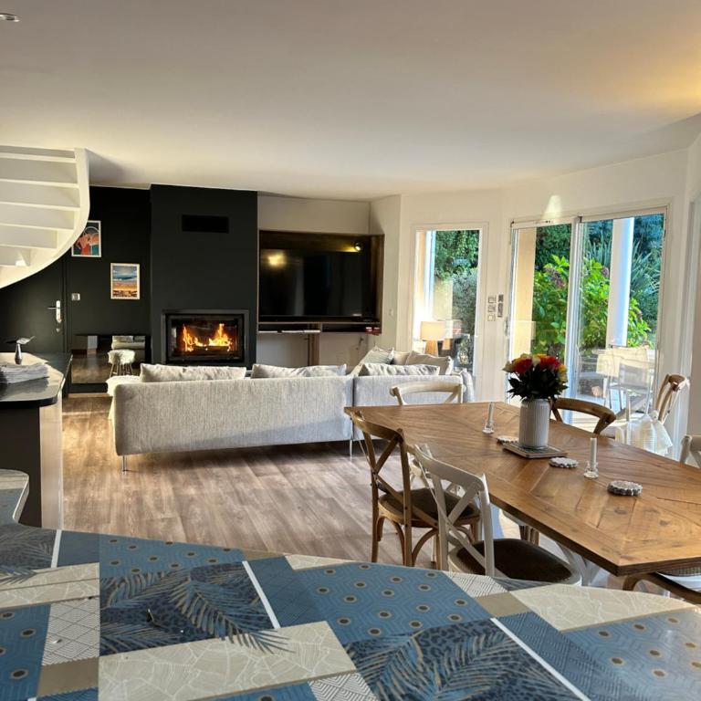 Villa Luxe piscine chauffée, 4 chambres, surplombant le golf entre océan & lac Plage à 5 min - Villa - 54