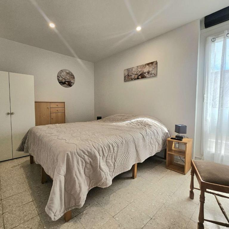 Appartement 3 pièces tout confort avec loggia fermée et équipements modernes, proche des Thermes - FR-1-553-208 - Appartement - 13