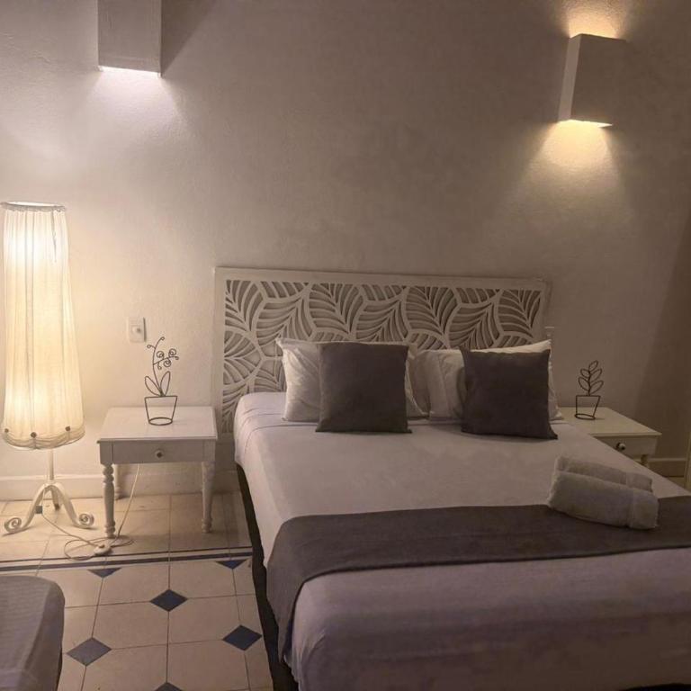 Casa Emilia Boutique Hotel - Rooftop Pool & Centro Histórico - Standard Triple Room - 1