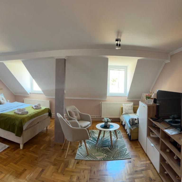 Garden Apartment - One-Bedroom Apartment - 7