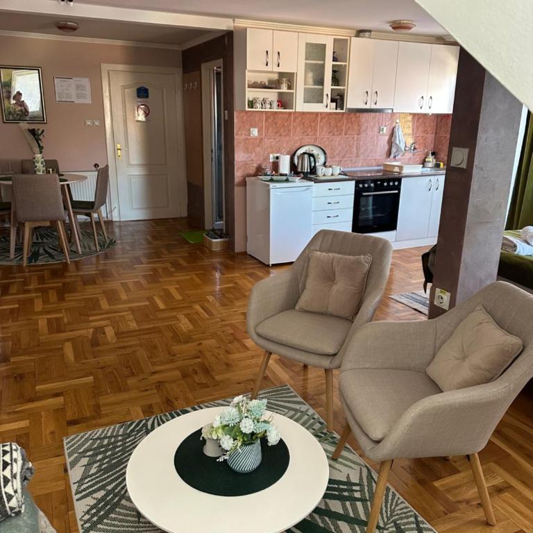 Garden Apartment - One-Bedroom Apartment - 4