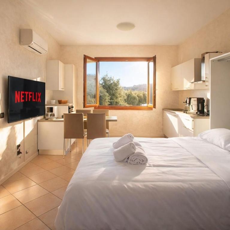 Lake Garda Apartment with Private Terrace, Pool & Parking I 3 Guests - Appartamento con 1 Camera da Letto - 2