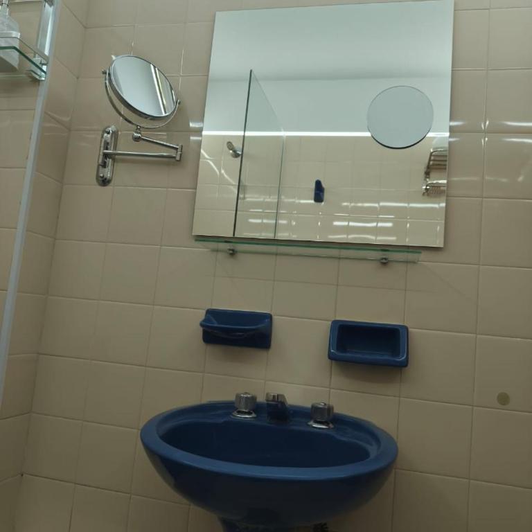 Moderno Departamento en el Corazon de Neuquen - Two-Bedroom Apartment - 26