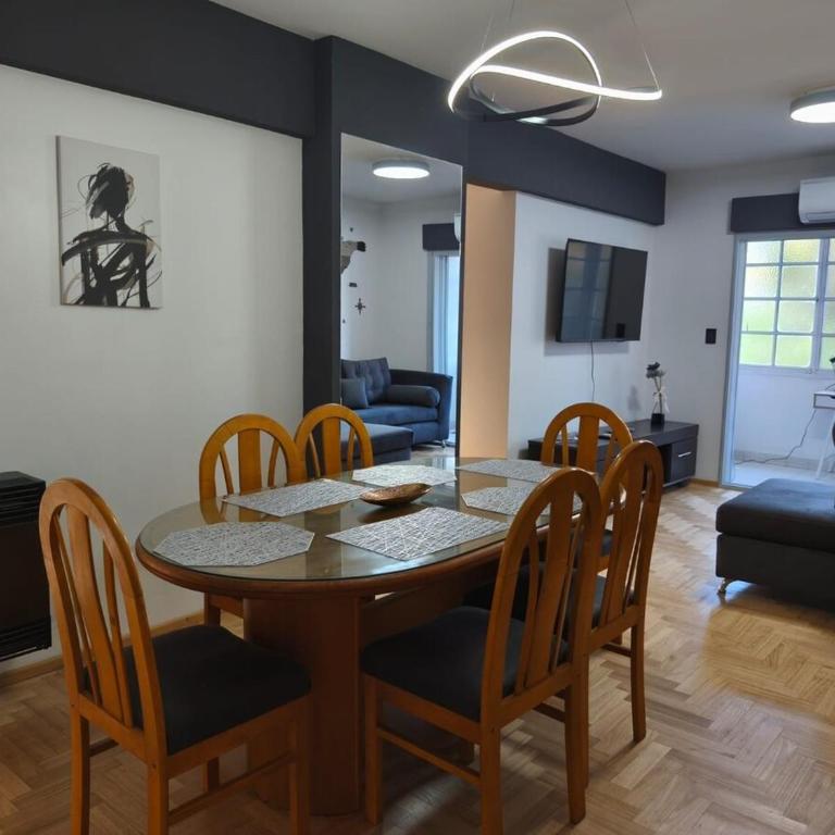 Moderno Departamento en el Corazon de Neuquen - Two-Bedroom Apartment - 31