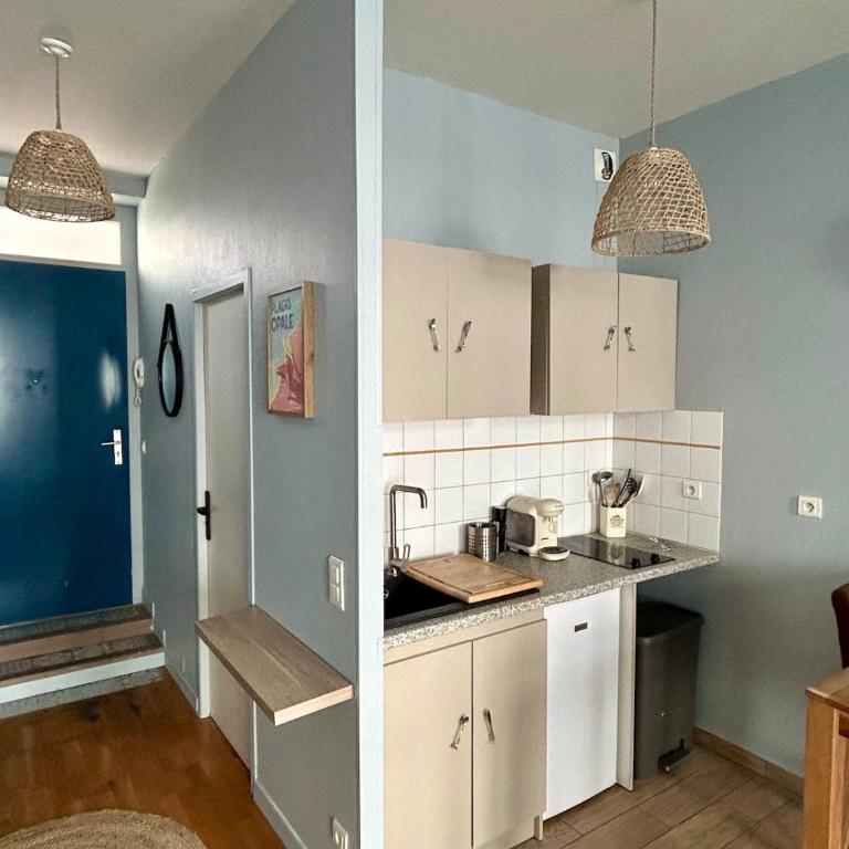 La Cabine 17 - Studio Cozy - Centre-Ville & Plage - Appartement - 3