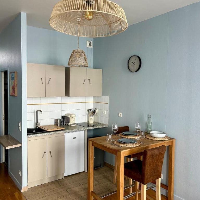 La Cabine 17 - Studio Cozy - Centre-Ville & Plage - Appartement - 4