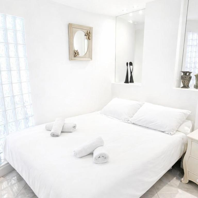 Le Reflet d'Azur - les pieds dans l'eau - One-Bedroom Apartment with Sea View and Terrace - 4