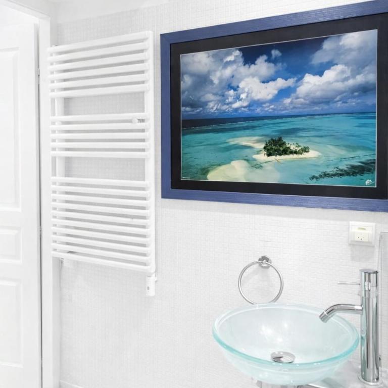 Le Reflet d'Azur - les pieds dans l'eau - One-Bedroom Apartment with Sea View and Terrace - 6