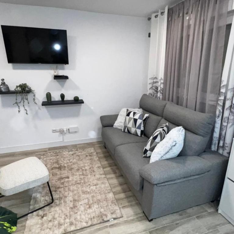 Villamadrid Home - Two-Bedroom Apartment - 9