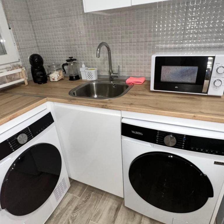 Villamadrid Home - Two-Bedroom Apartment - 13