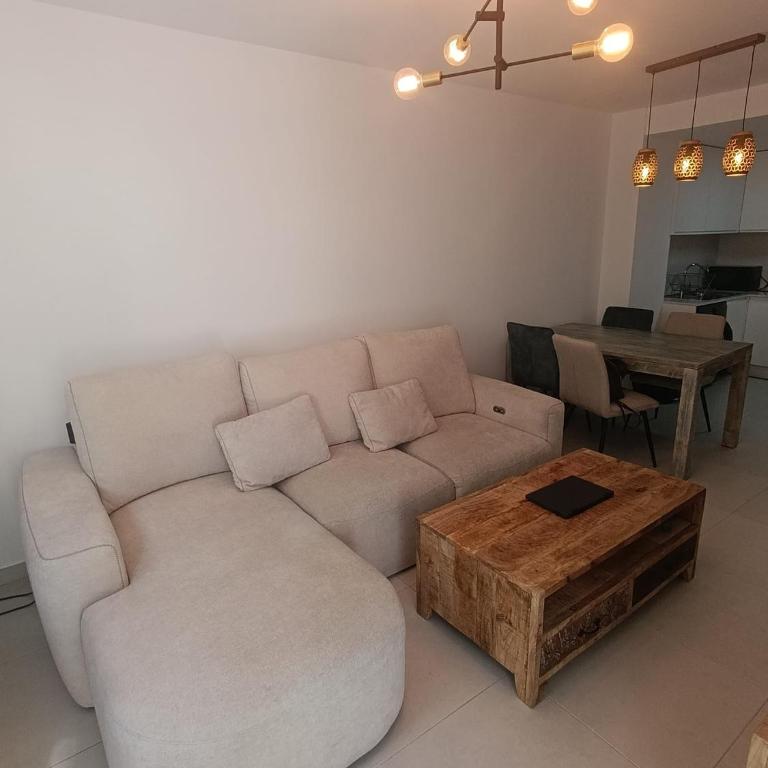 Romantic Playa Centro Signature- Garaje Gratis By ApartamentosAltea - Apartamento de 1 dormitorio - 5