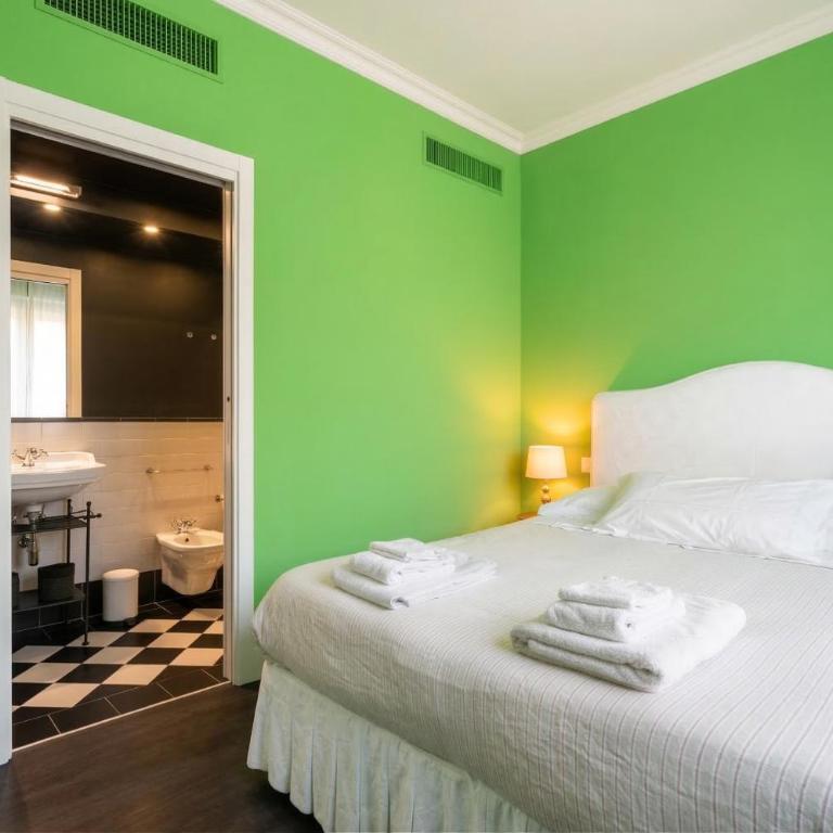 Green House Historic Centre - Two-Bedroom Apartment - 14